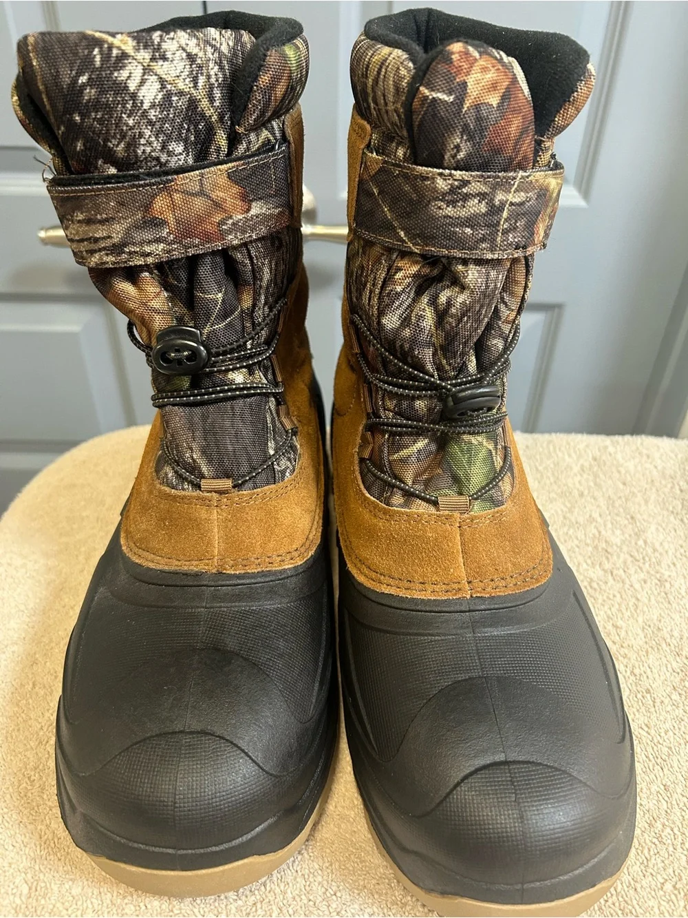 OZARK TRAIL Mossy Oak men’s hunting/snow boots. Size 11. NEW?? Insulated